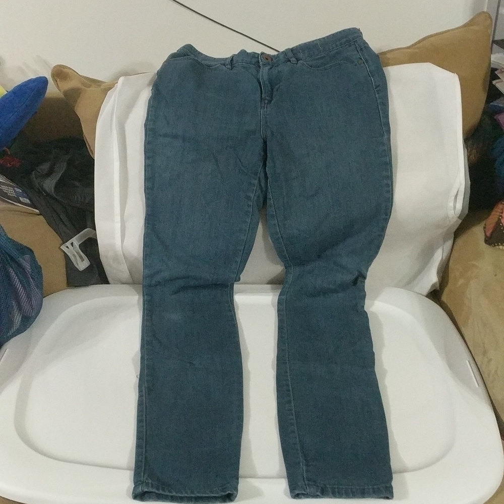 Madewell Dark Wash High Riser Skinny Jeans - Size 27 - 31.5" Inseam - Picture 5 of 8